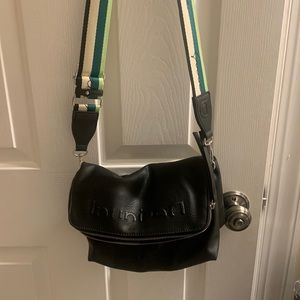 Like knew purse, I bought overseas and I can’t read the brand, lol.